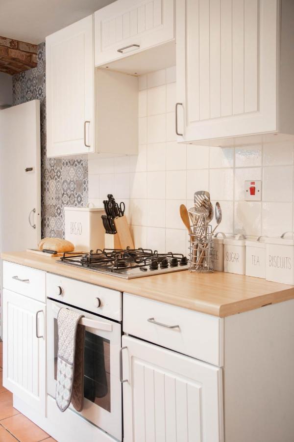 Cosy 3 Bedroom House - Private & Central - Ultra Wifi Canterbury Exterior foto